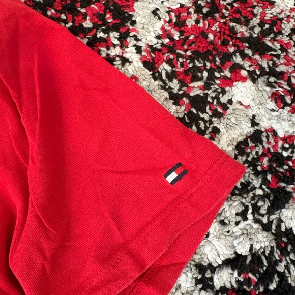 Tommy Hilfiger Red Logo 'Property of Hilfiger' Tee - Picture 4 of 5